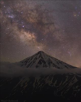 كنار تو درگير آرامشم... اي دماوند... 